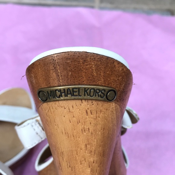 Shoes - Picture 5 of 6